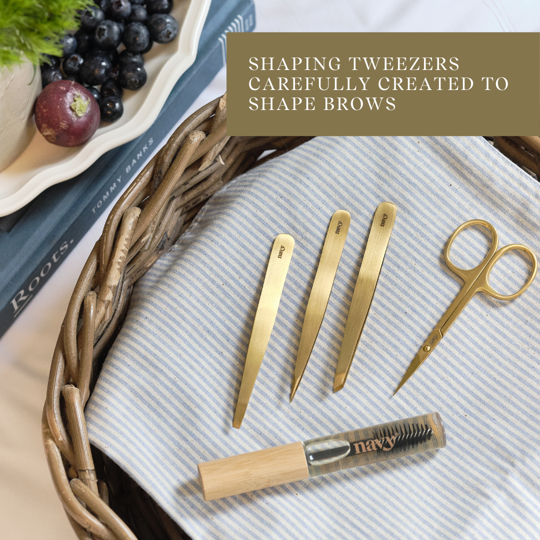 Carol 2.0 – Angled Precision Brow Tweezer