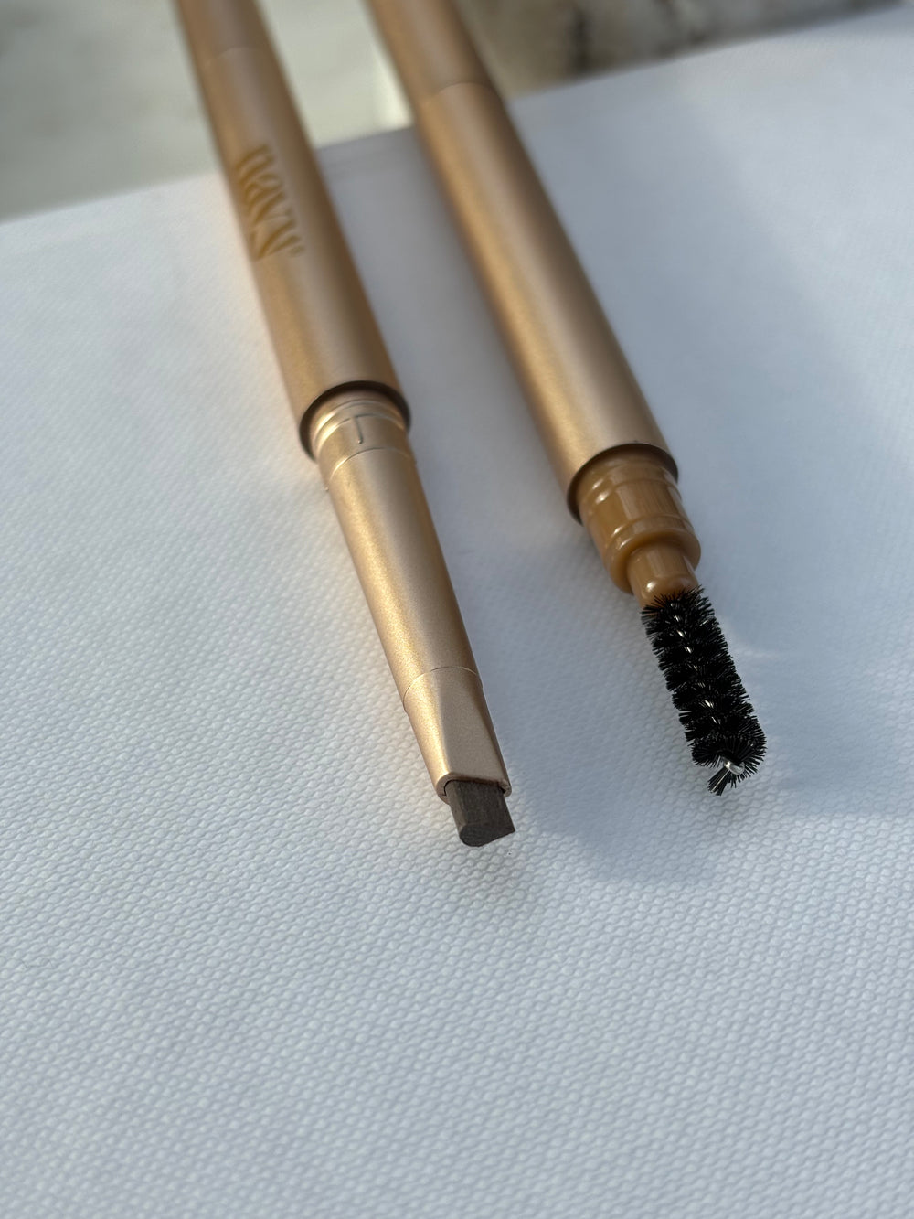Ultra Fine brow pencils. Available in 4 shades. Dark Brown  Oak.